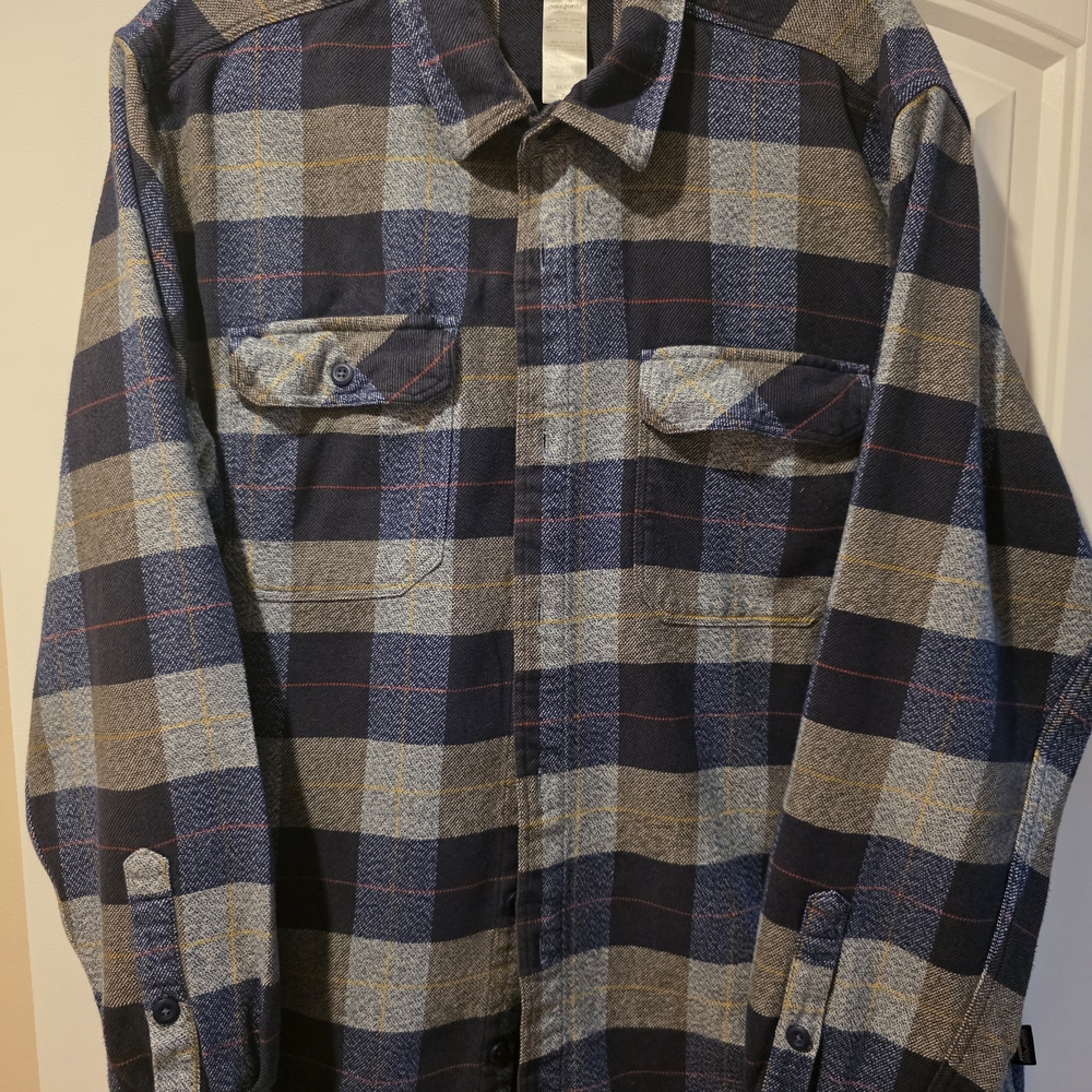 Patagonia Blue and Gray Organic Cotton Shirt